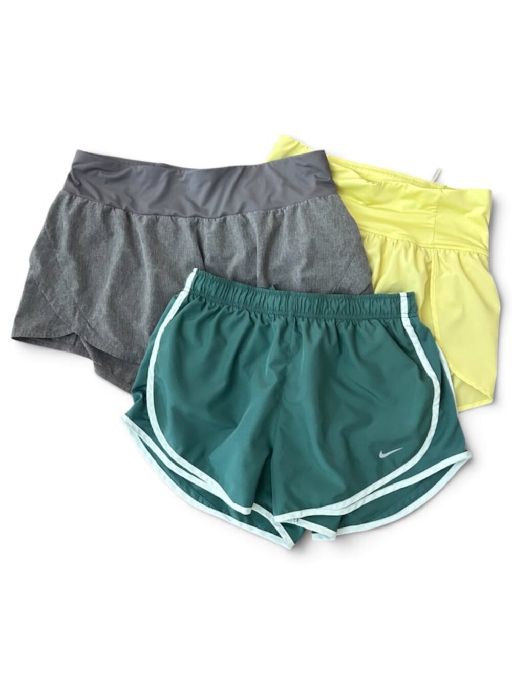 Nike Calia Love Tree Size Large Running Athletic Shorts Bundle Womens Activewear